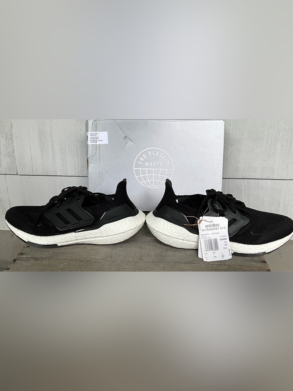 New Adidas Black Ultraboost 22 Running Shoes Women's Size 8 - Picture 5 of 10
